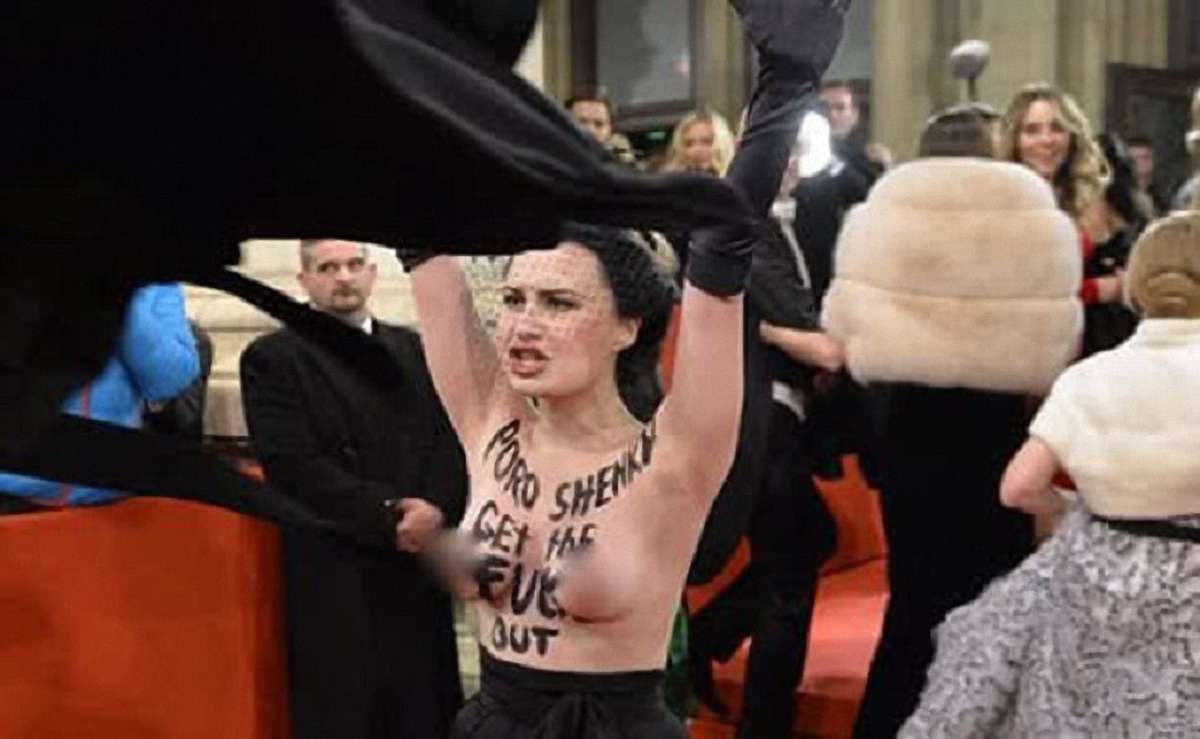Активістку Femen, яка оголила груди на Віденському балу, провів російський посол, – Геращенко