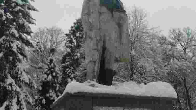 У Стрию невідомі відбили голову бронзового пам’ятника Тарасові Шевченку