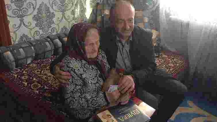 100-річній мешканці Старосамбірщини на честь ювілею місцева влада подарувала ID-паспорт