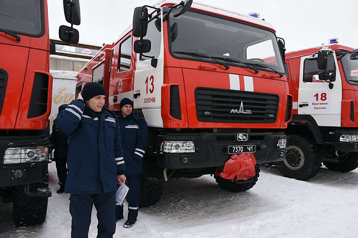 Львівські рятувальники отримали п’ять нових пожежних машин