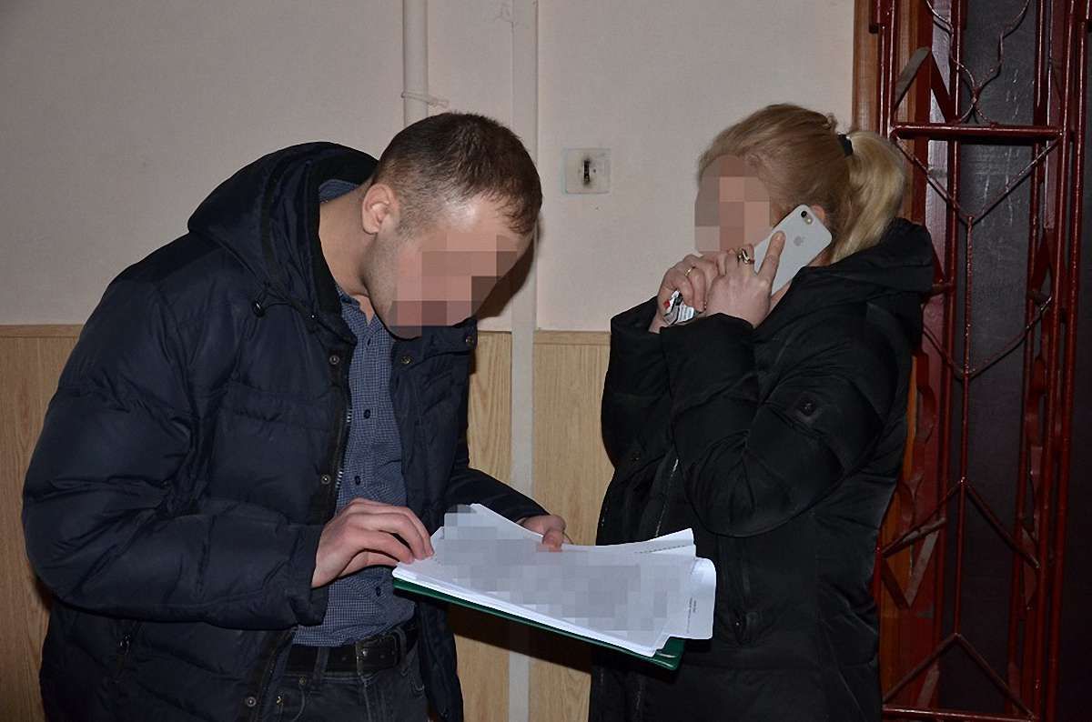 У Львові на хабарі у ₴10 тис. затримали працівницю міграційної служби