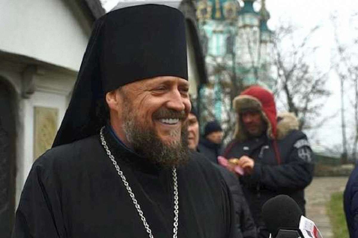 Настоятель скандального «Десятинного монастиря» УПЦ МП їздить на автівках за ₴2 млн