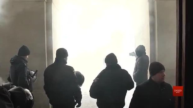 Біля львівської Ратуші відбулись сутички між муніципалами та активістами «Сокола» 