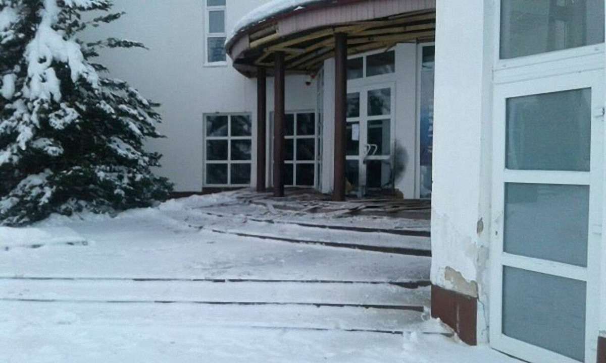 У поліції повідомили подробиці нападу на музей Степана Бандери в Старому Угринові