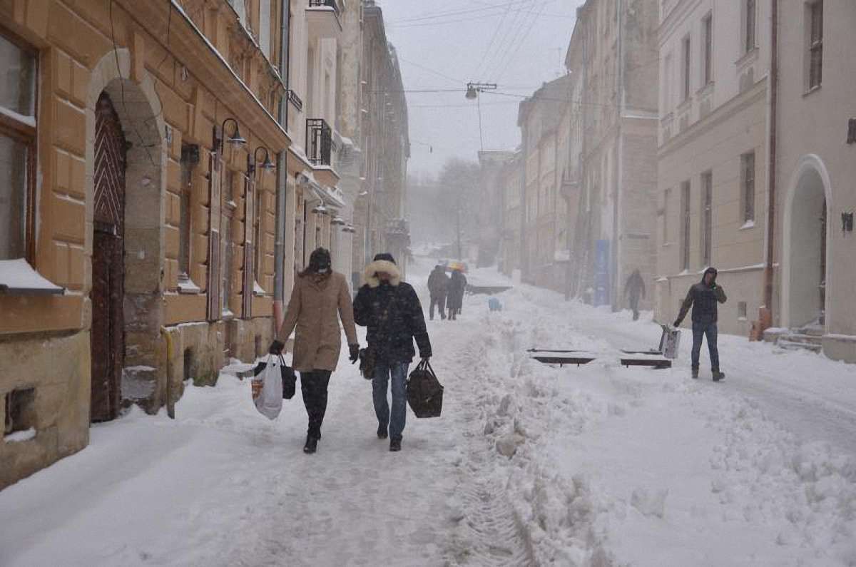 Мешканців Львівщини попередили про ожеледицю на дорогах
