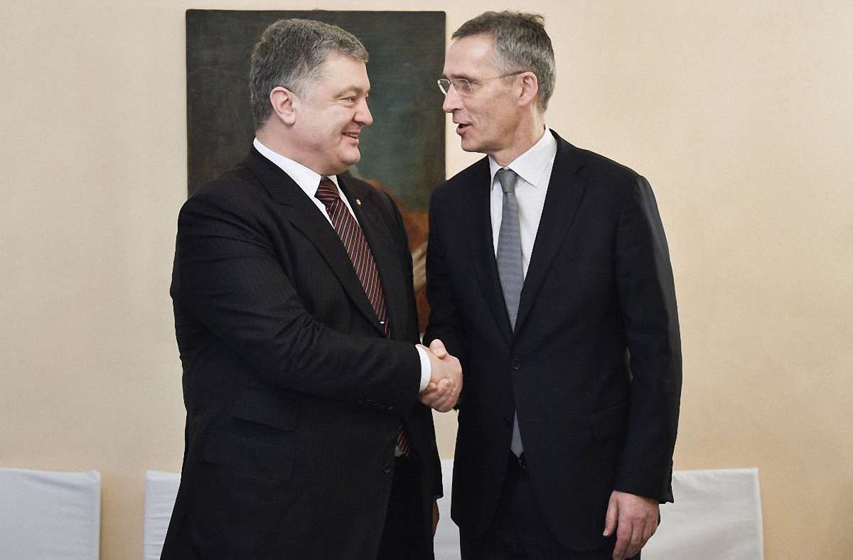 Порошенко подякував Столтенбергу за політику «відкритих дверей» НАТО для України