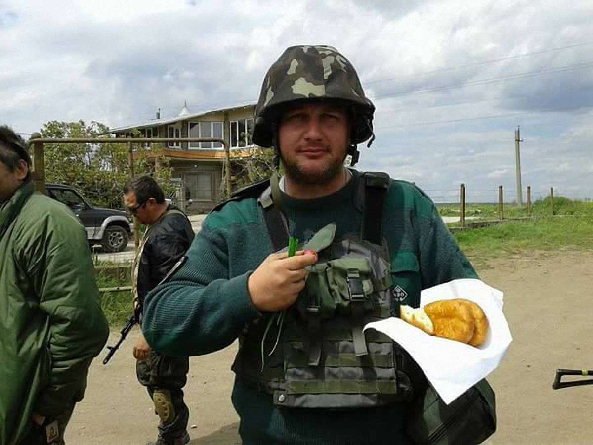 У Маріуполі за підозрою у вбивстві родини кума Януковича арештували волонтера