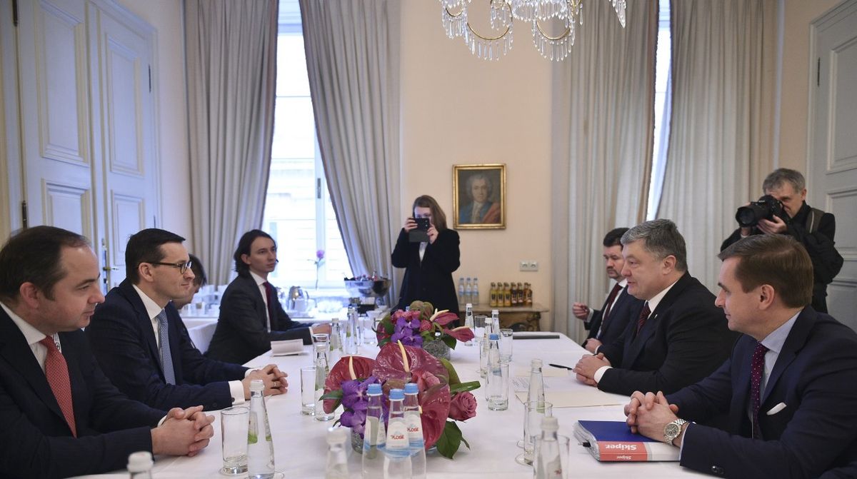 Порошенко попросив польського прем'єра не ображати ім'я Богдана Хмельницького