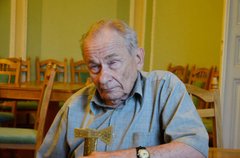 «Тепер будемо воювати за прапори? Потім за що?»