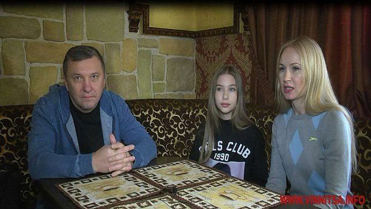 Росіяни вкрали фото української Міні-міс світу для реклами свого конкурсу краси