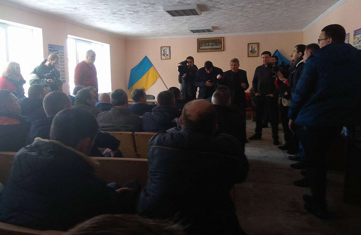 Депутати Львівської міськради побились із охоронцями комунального АТП-1