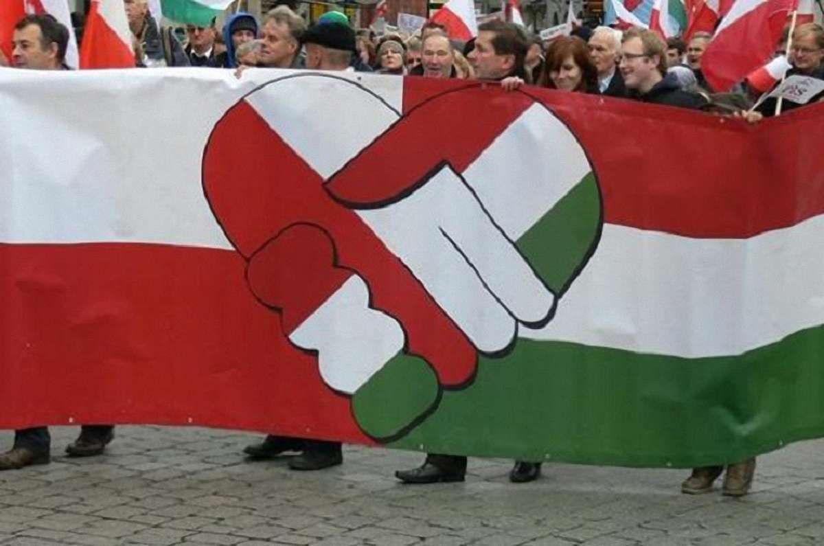 Угорщина закликала саботувати санкції ЄС щодо Польщі