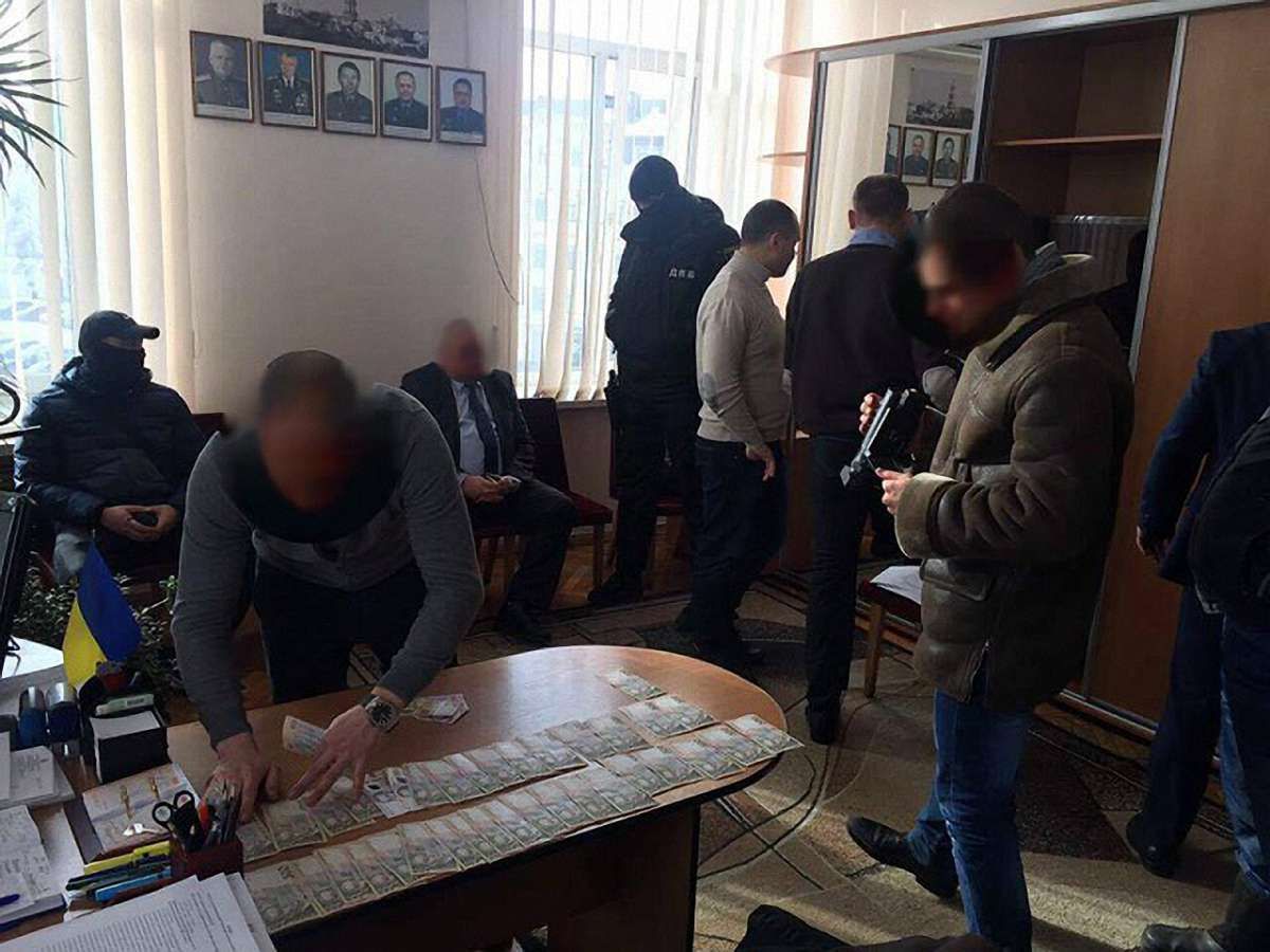 У Києві судитимуть чиновників, які декілька років привласнювали собі премії бійців спецназу