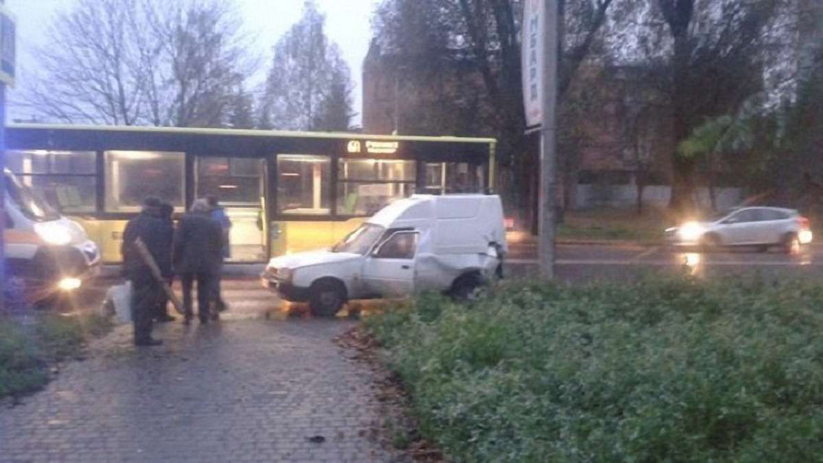 Львівський суд оштрафував водія АТП-1 за ДТП, у якій постраждав пішохід