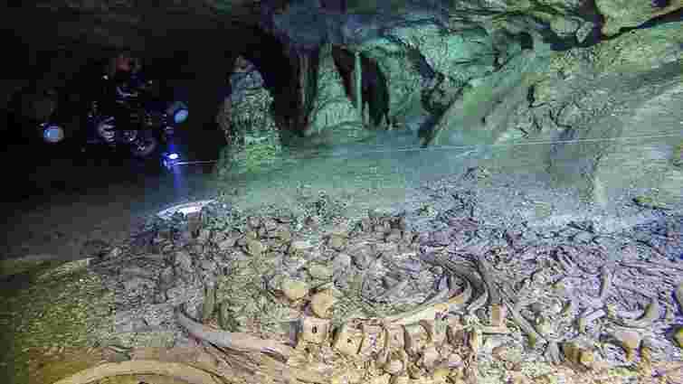 У найбільшій в світі затопленій печері в Мексиці знайшли кладовище майя