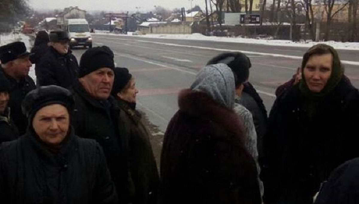 Мешканці Зимної Води перекрили автодорогу Львів – Городок