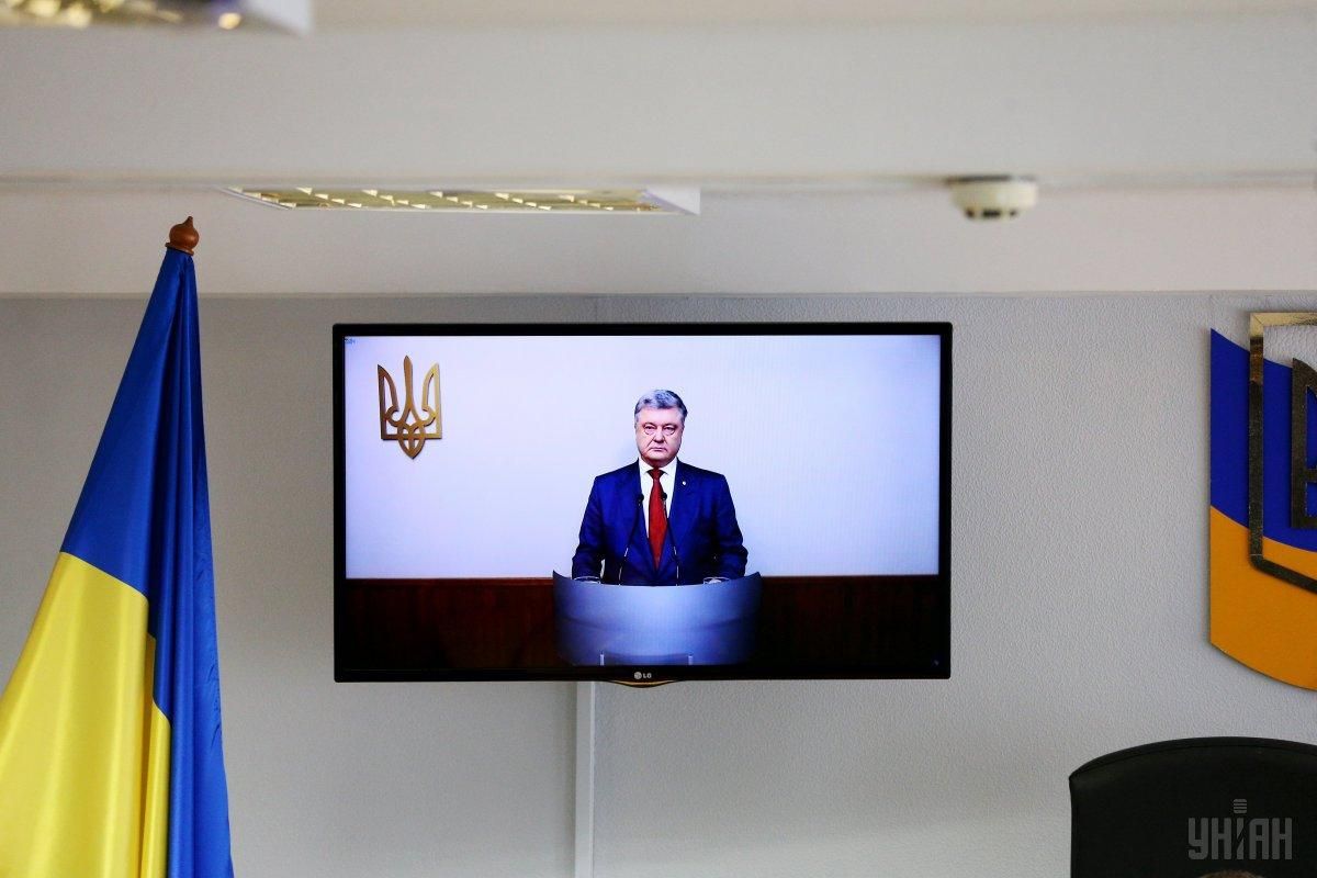 Суд відмовив адвокатам Януковича в повторному допиті Порошенка