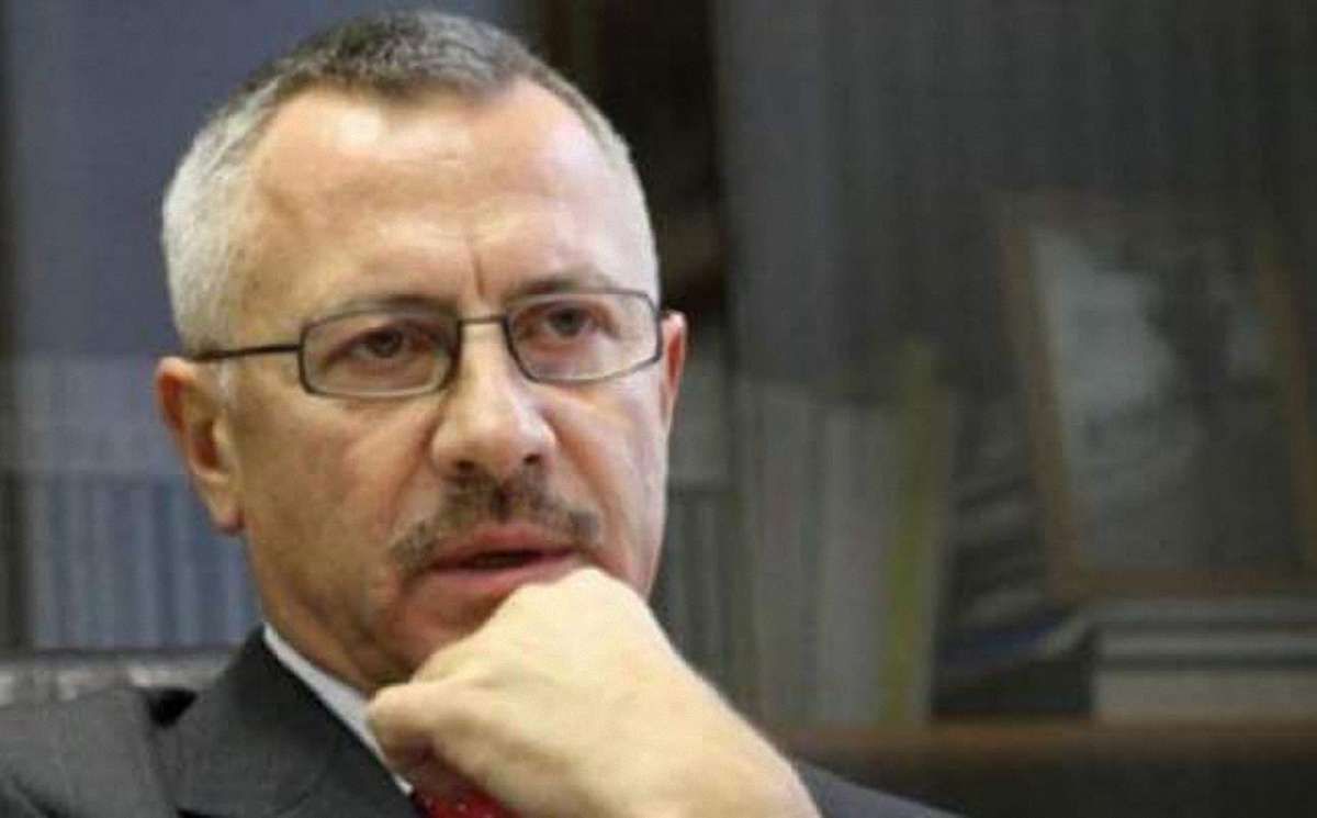 Порошенко призначив суддями Конституційного суду Сергія Головатого та Василя Лемака