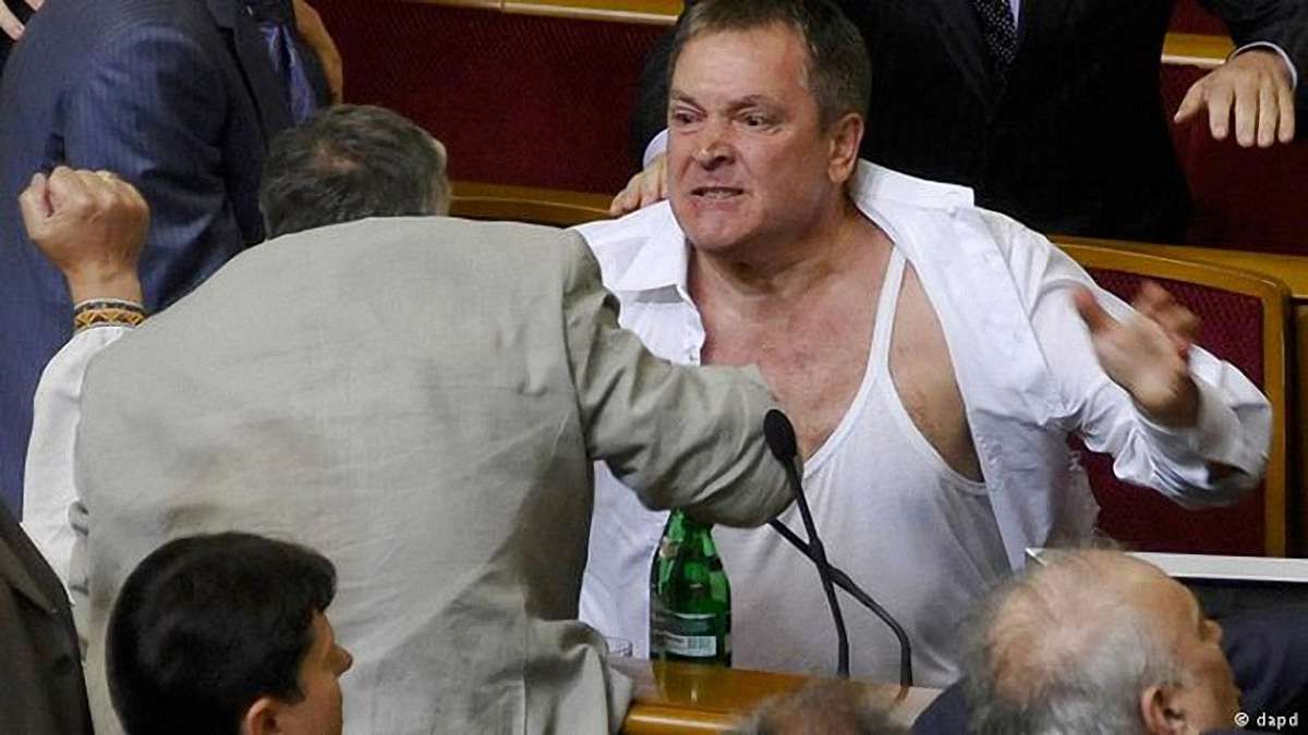 КСУ визнав мовний закон «Колесніченка-Ківалова» неконституційним