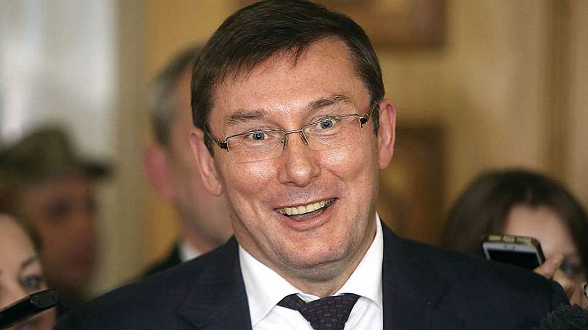Юрій Луценко уникнув відповідальності за образливі публікації в Facebook