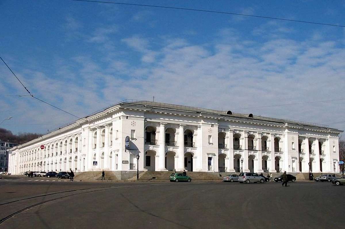 Суд повернув будівлю Гостинного двору у Києві державі