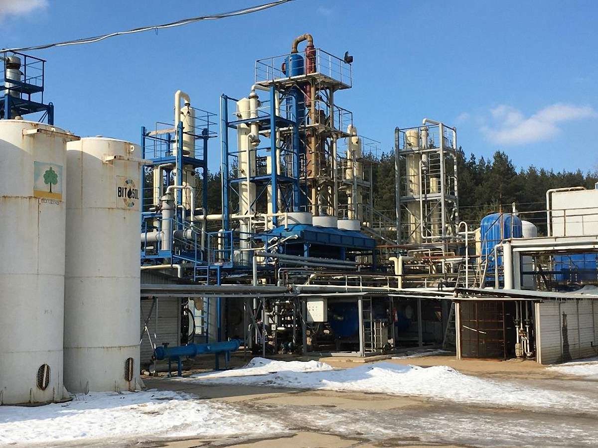 Податківці виявили на Харківщині підпільний нафтопереробний завод
