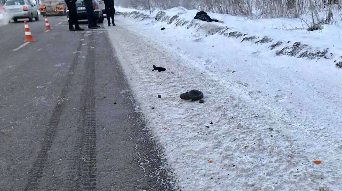 На узбіччі дороги біля Львова виявили тіло чоловіка