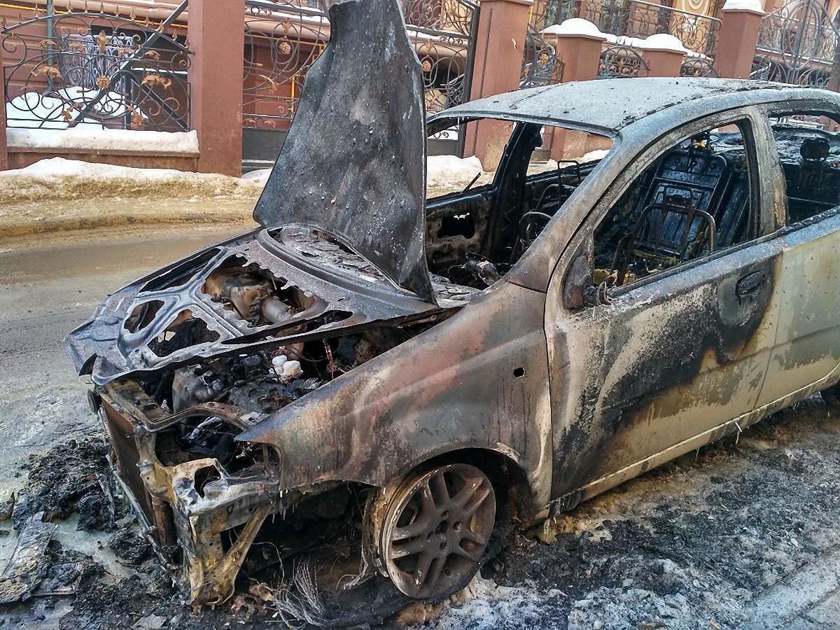 Вночі у Львові згорів автомобіль високопоставленого чиновника міськради