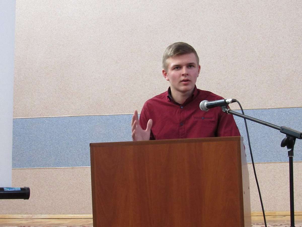 На Волині школяр змайстрував дешевий сонячний колектор