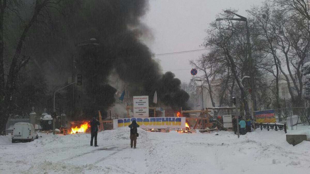 Поліція розібрала наметове містечко під Верховною Радою