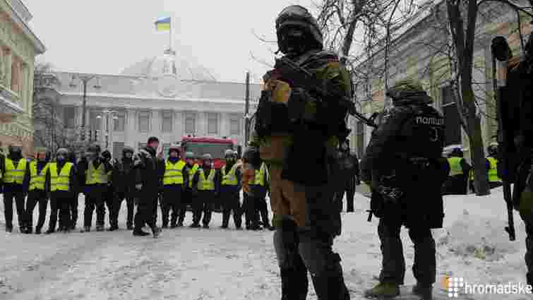 Поліція повідомила про 100 затриманих протестувальників біля Верховної Ради