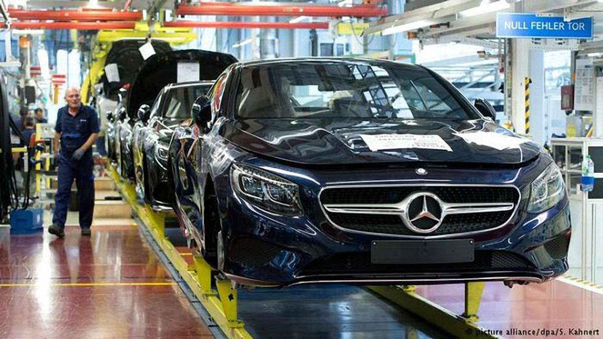 Дональд Трамп пригрозив ввести мито на європейські автомобілі