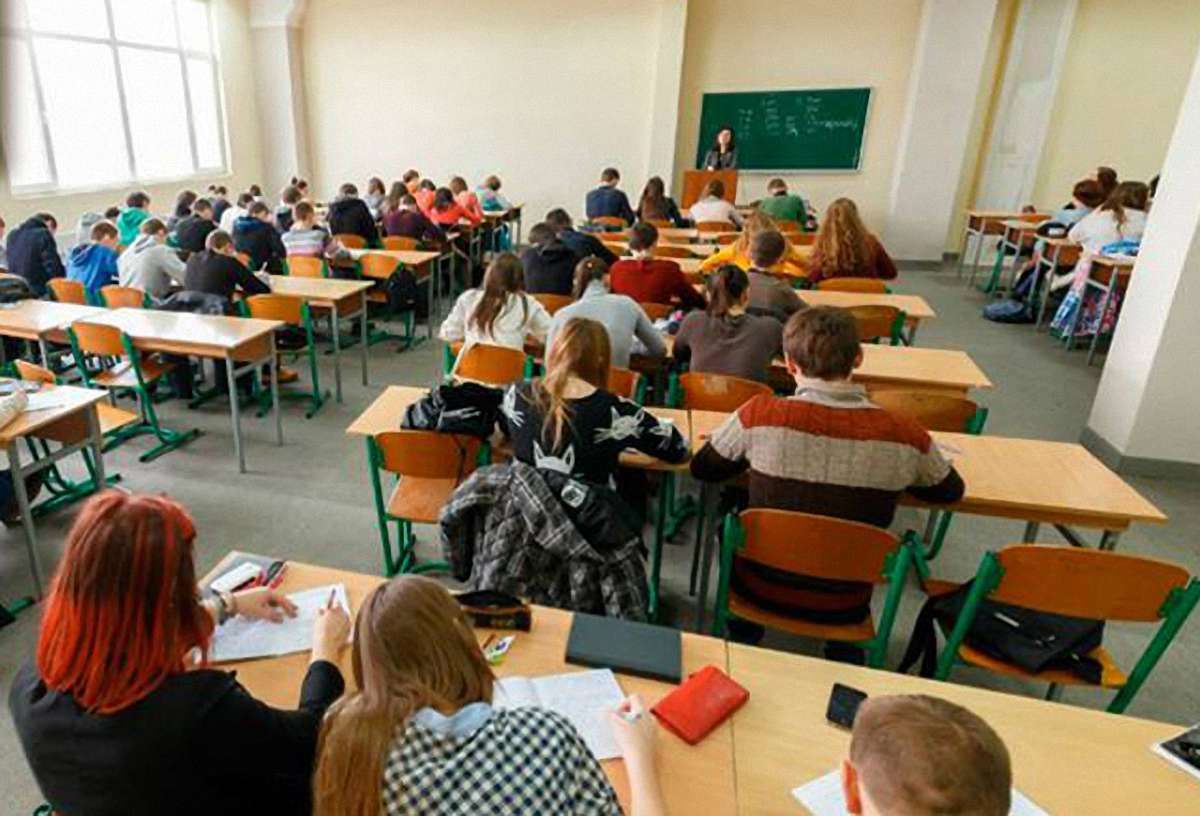 В Івано-Франківську університети відновлять заняття 5 березня