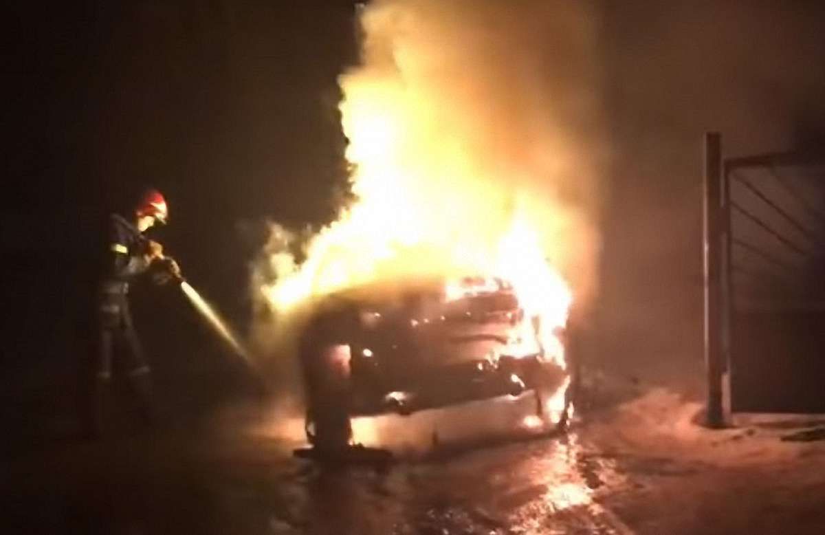 У Личаківському районі Львова згорів автомобіль