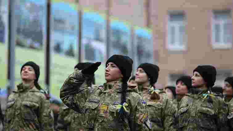 У Міноборони розповіли, скільки жінок служать на Донбасі
