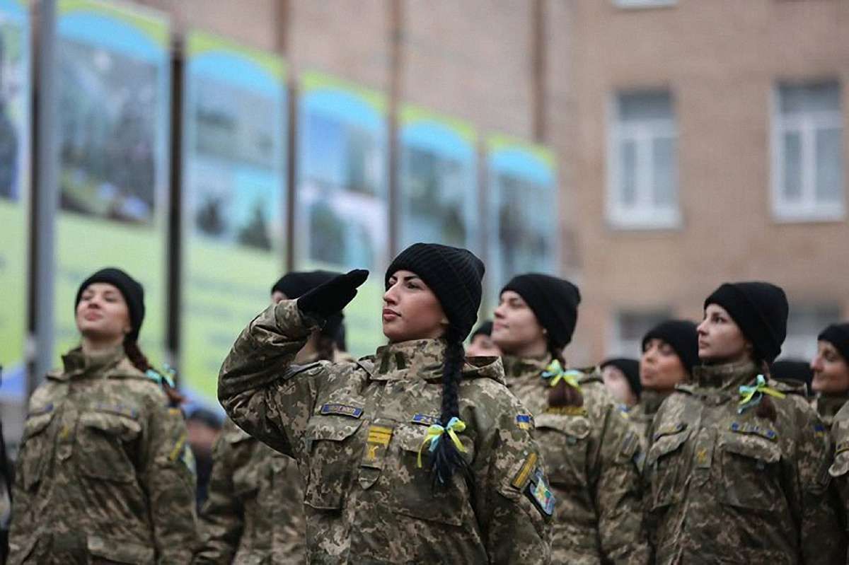 У Міноборони розповіли, скільки жінок служать на Донбасі