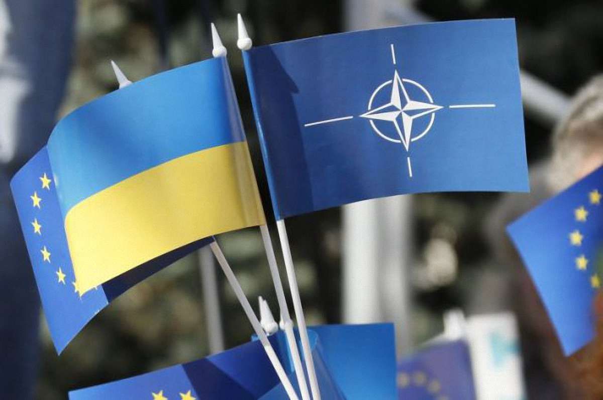 Україна планує змінити формат відносин з НАТО у 2018 році