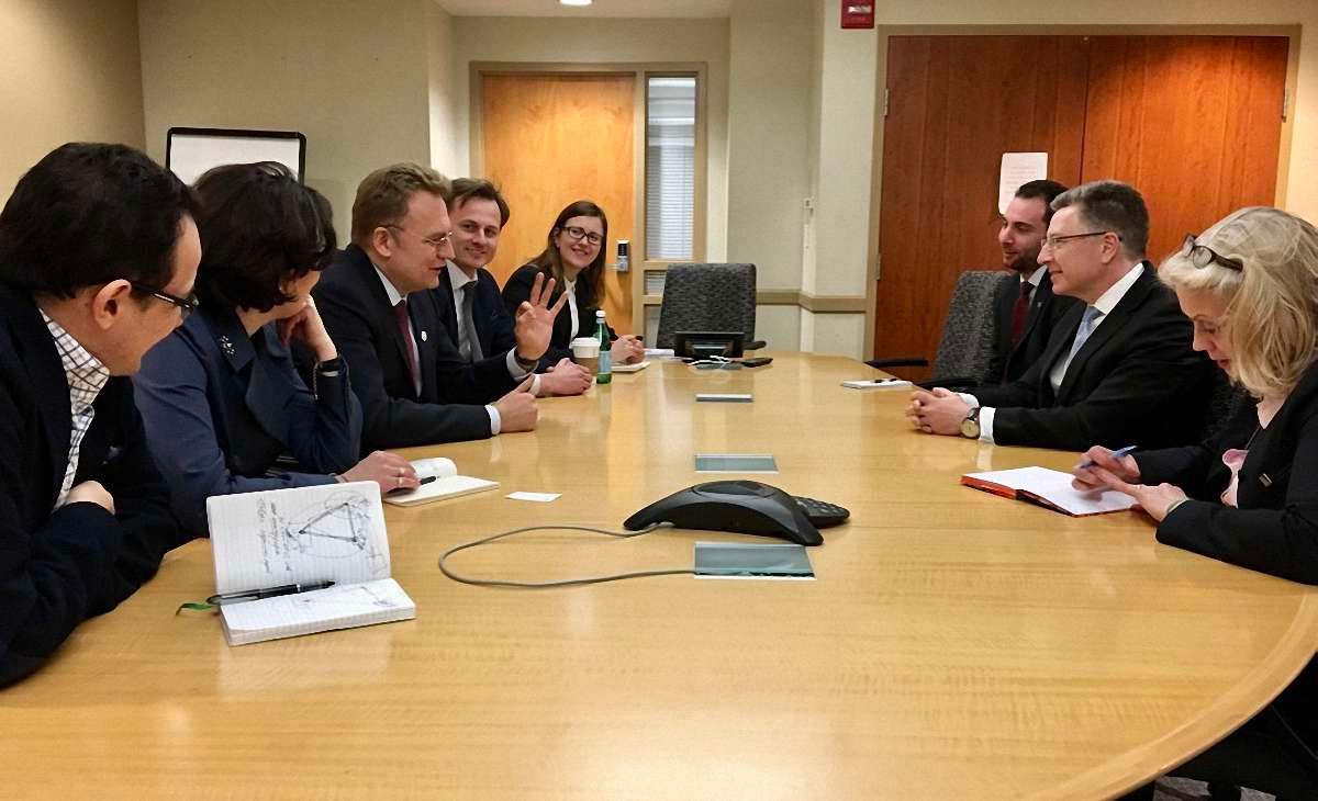 Садовий зустрівся у Вашингтоні з представником Держдепу США по Україні Куртом Волкером