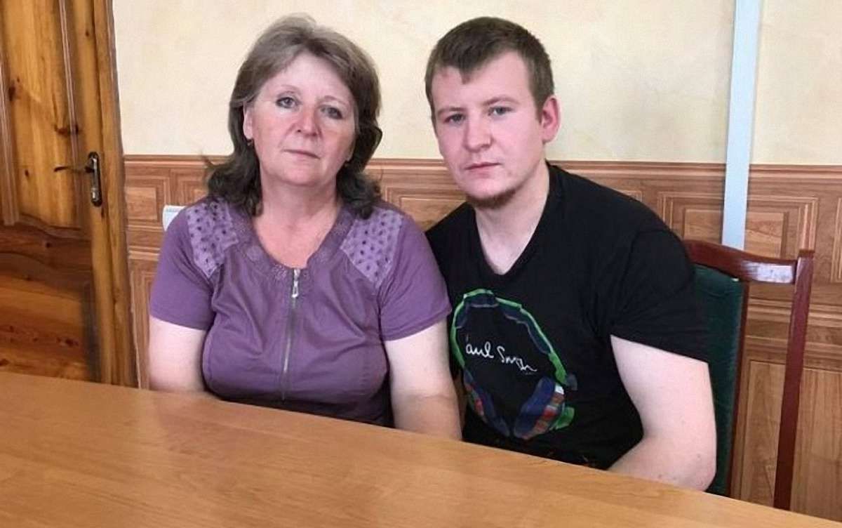 Мати засудженого в Україні військовослужбовця з РФ попросила допомоги у Путіна і Трампа