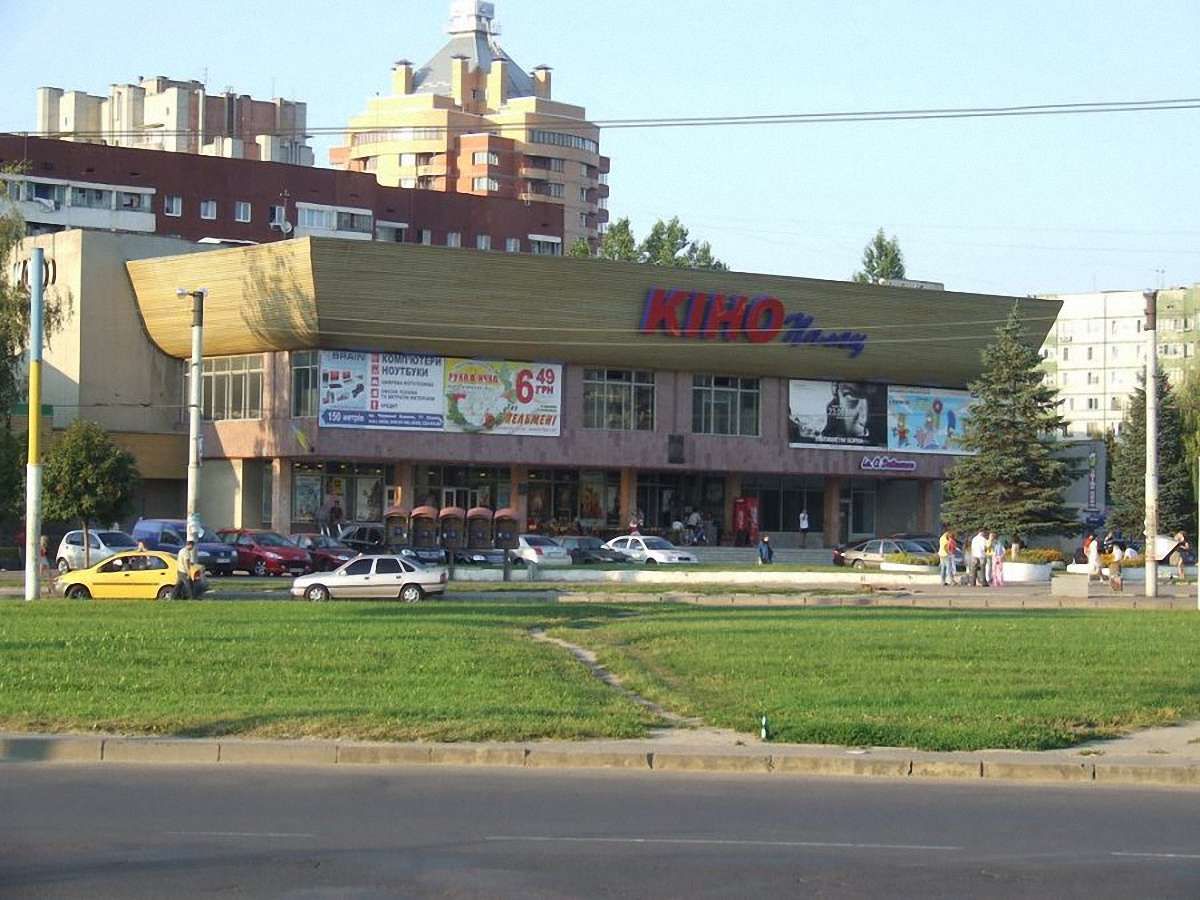 Львівська мерія оголосила конкурс на облаштування площі перед кінотеатром Довженка на Сихові