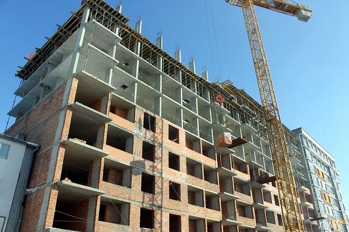 У Львові госпіталізували 29-річного чоловіка, що травмувався на будівництві багатоповерхівки