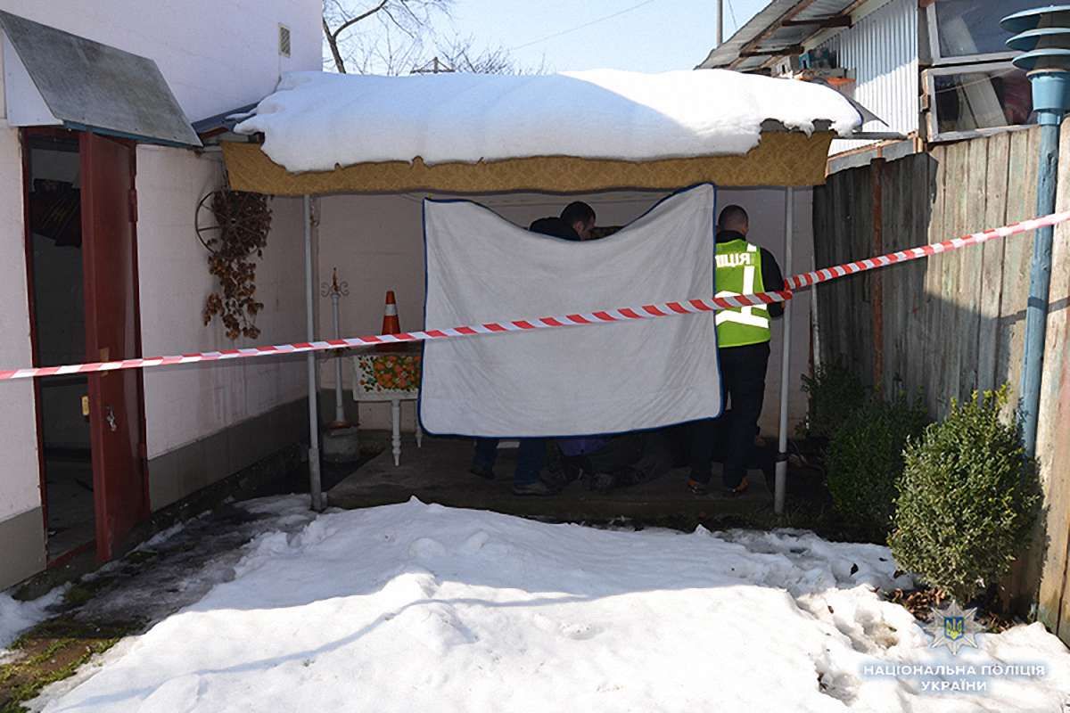 У Тернополі 60-річний чоловік застрелився через смерть матері