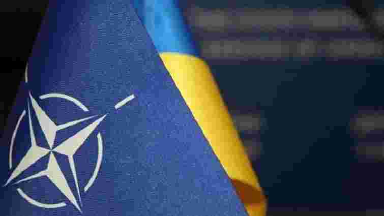НАТО офіційно визнав прагнення України вступити в альянс і підвищив її статус