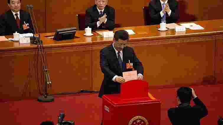 У Китаї зняли обмеження на кількість президентських термінів