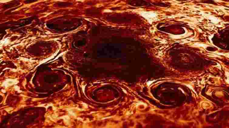 Космічний апарат NASA «зазирнув» углиб атмосфери Юпітера