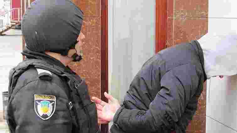 У Рівненській області поліцейські затримали групу псевдоправоохоронців