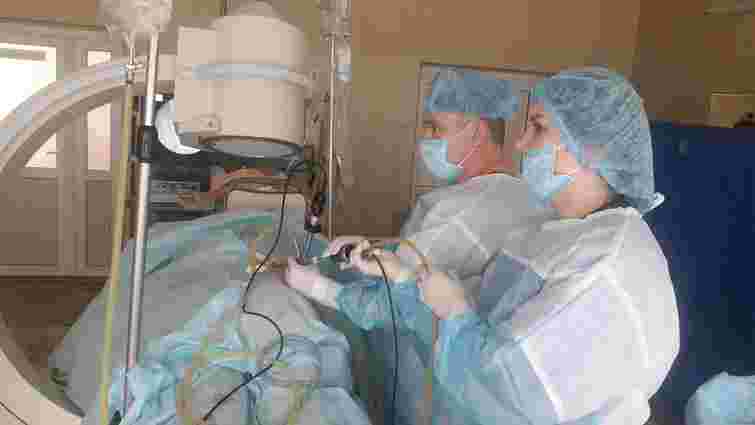 Лікарі Трускавця вперше самостійно видалили у пацієнтки жовчний міхур і каміння з нирки
