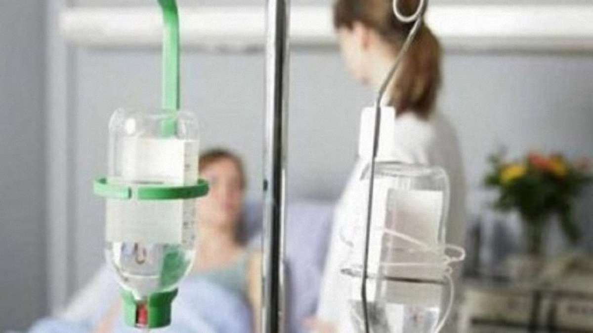 На Львівщині восьмеро людей отруїлися під час святкування дня народження