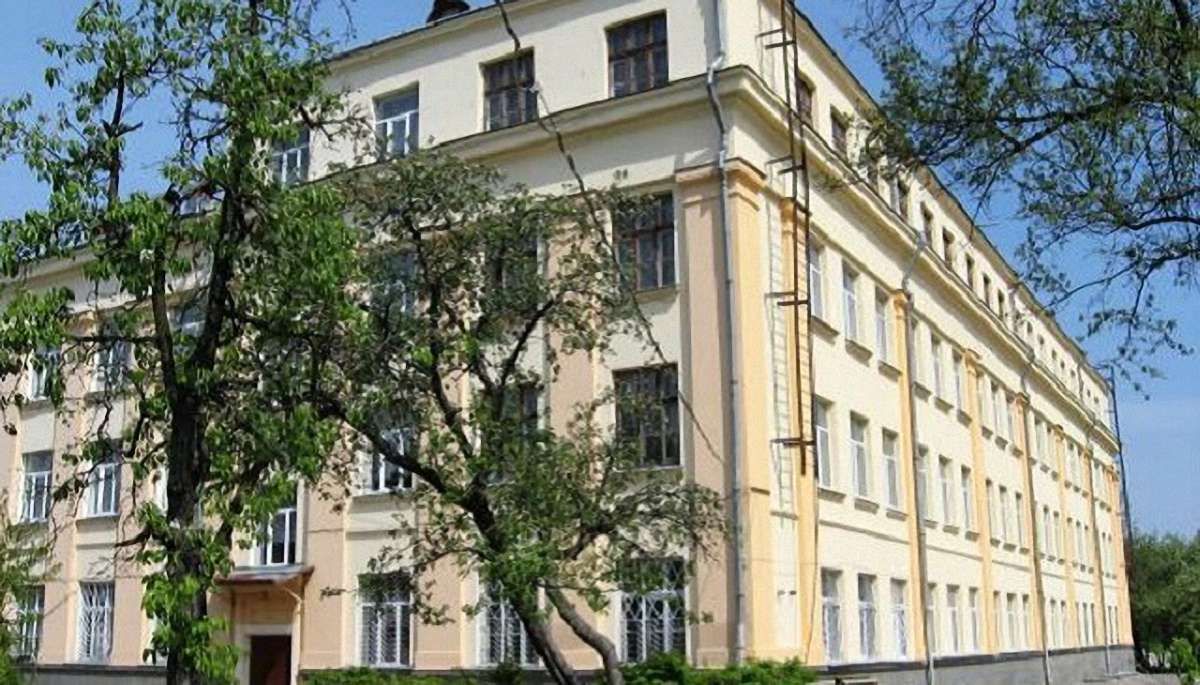 Уночі зі школи у Львові викрали навчальну техніку