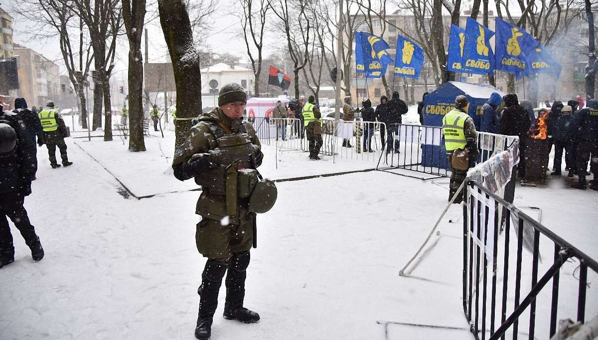 Активісти націоналістичних організацій у Львові завершили акцію біля генконсульства РФ